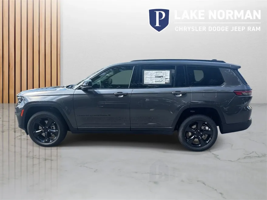 2025 Jeep Grand Cherokee Limited photo 1