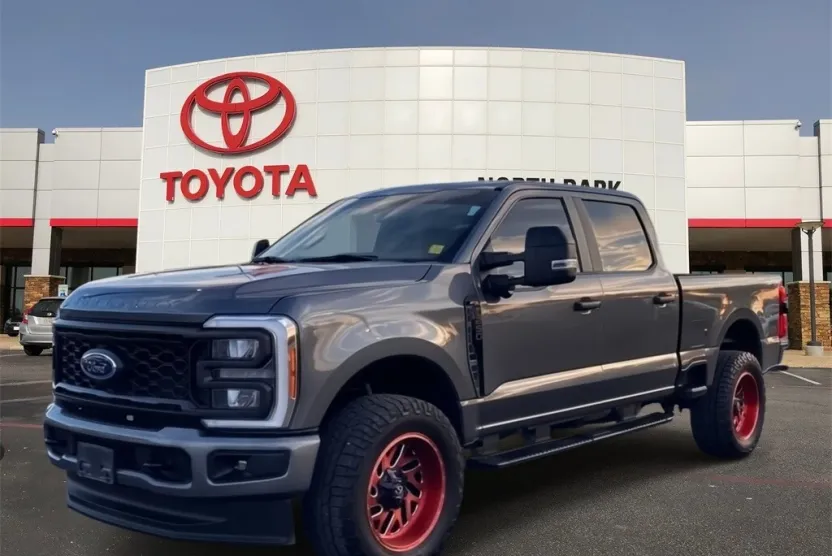 2023 Ford F-250 photo 1