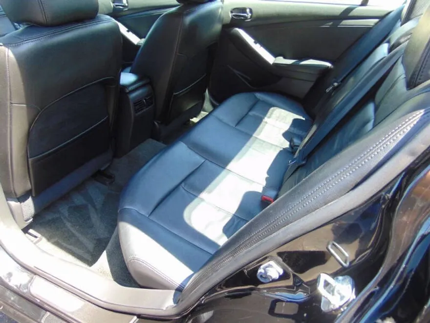 2012 Nissan Altima 3.5 SR photo 1