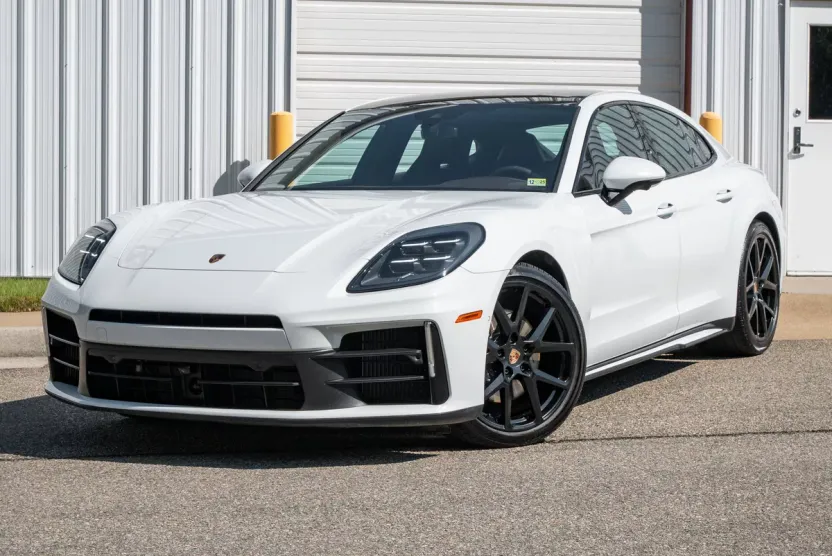 2024 Porsche Panamera 4 photo 1