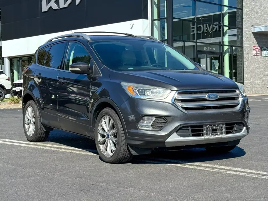 2017 Ford Escape Titanium photo 1