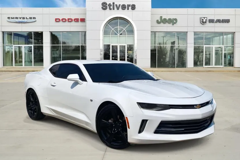 2018 Chevrolet Camaro 2LT photo 1