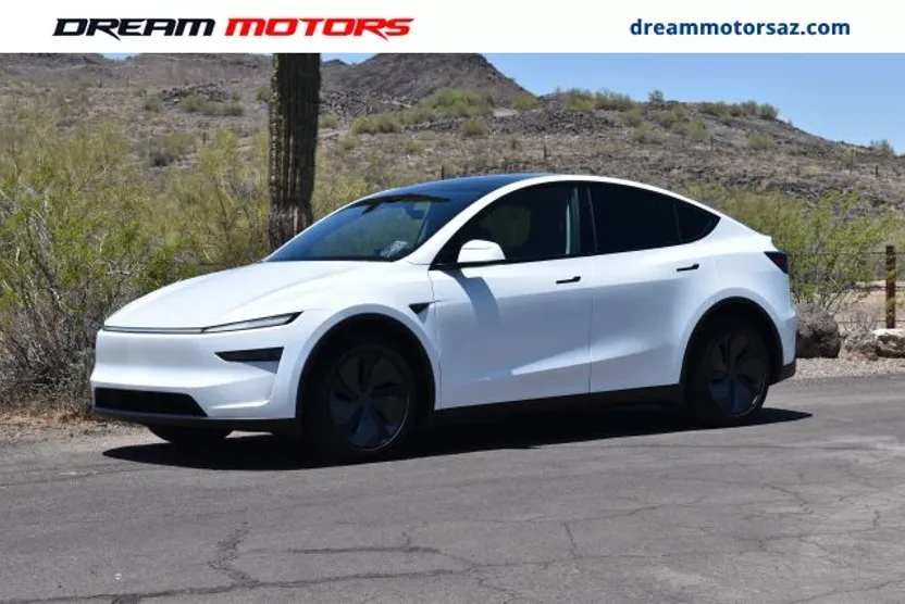 2026 Tesla Model Y Long Range photo 1