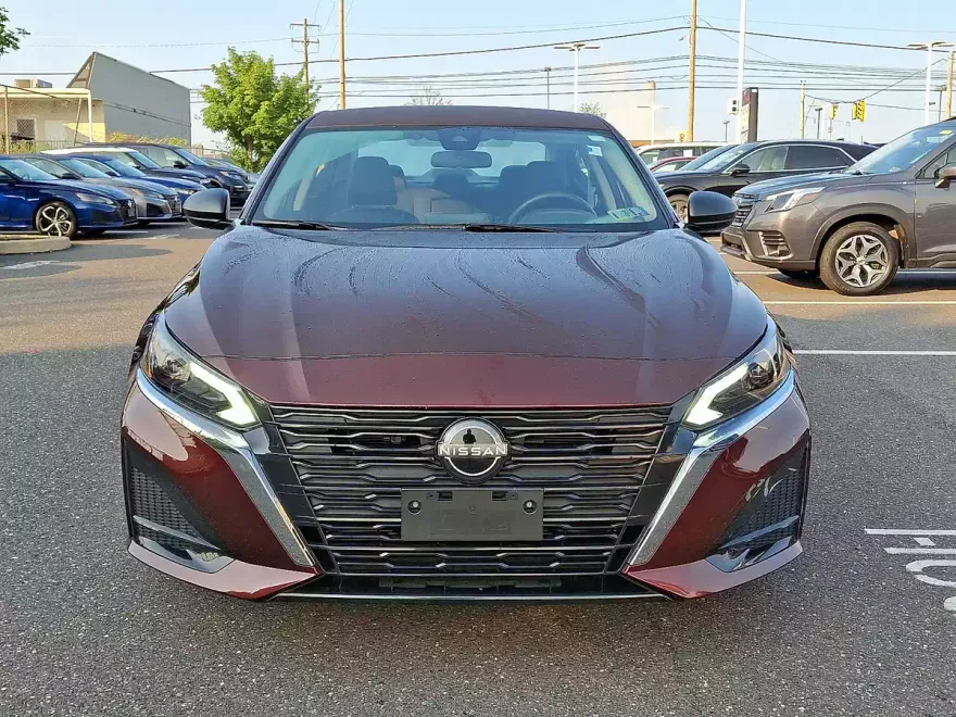2024 Nissan Altima 2.5 SV photo 1