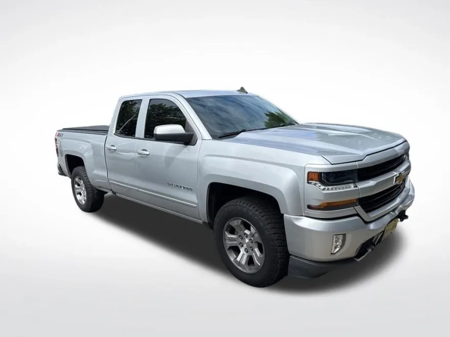 2018 Chevrolet Silverado 1500 LT photo 1