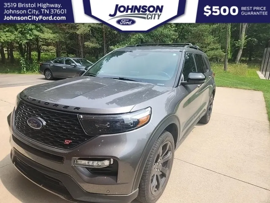 2022 Ford Explorer ST photo 1
