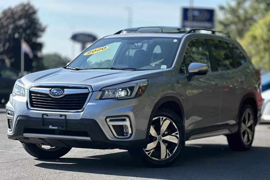 2020 Subaru Forester Touring photo 1
