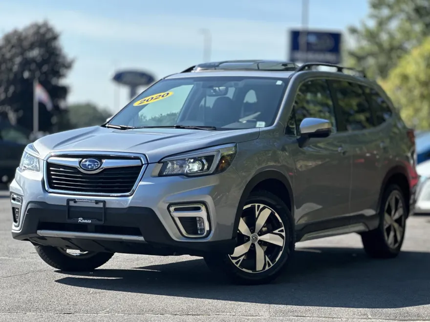 2020 Subaru Forester Touring photo 1