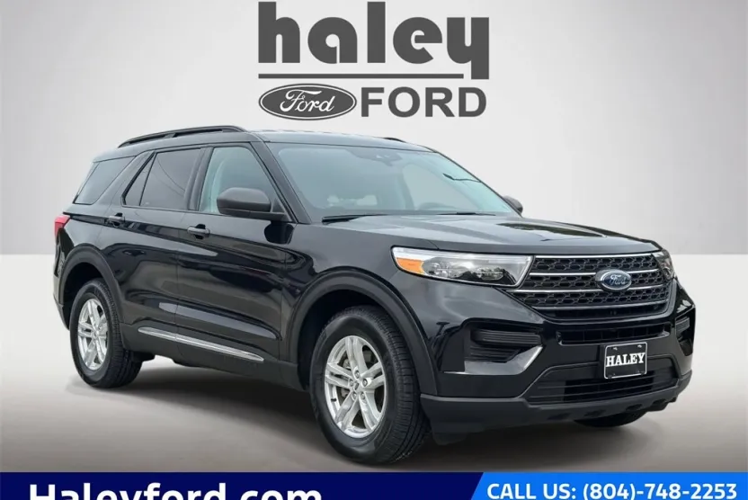 2022 Ford Explorer XLT photo 1