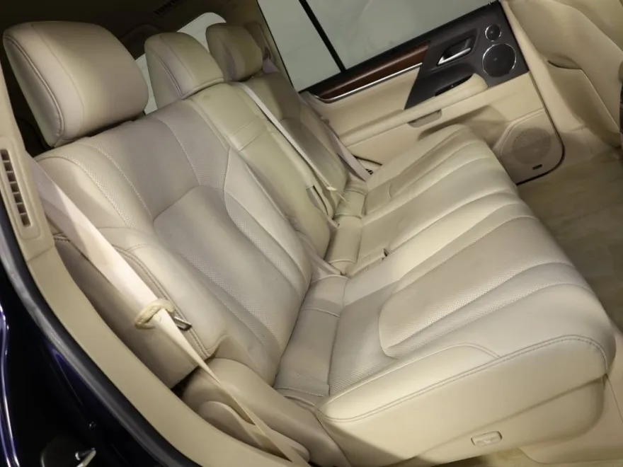 2017 Lexus LX 570 photo 36