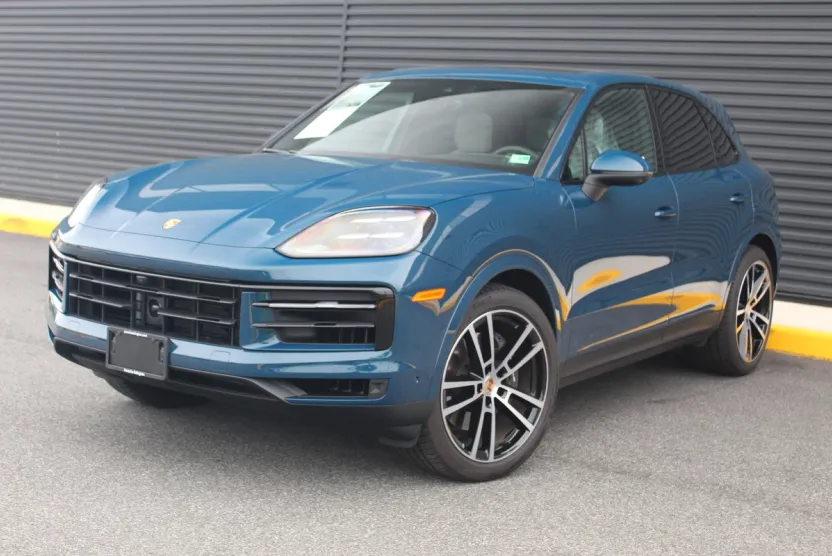 2025 Porsche Cayenne photo 1