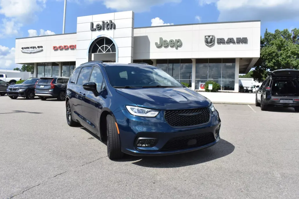 2025 Chrysler Pacifica Limited photo 1