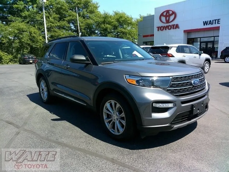 2022 Ford Explorer XLT photo 1