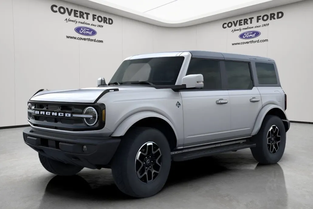 2024 Ford Bronco Outer Banks photo 1