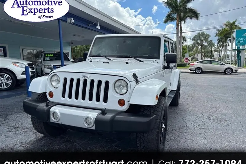 2013 Jeep Wrangler Unlimited Sahara photo 1