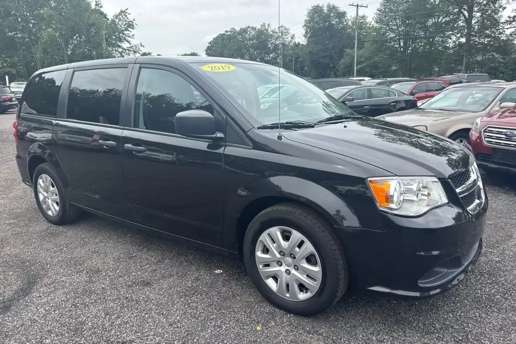 2019 Dodge Grand Caravan SE photo 1