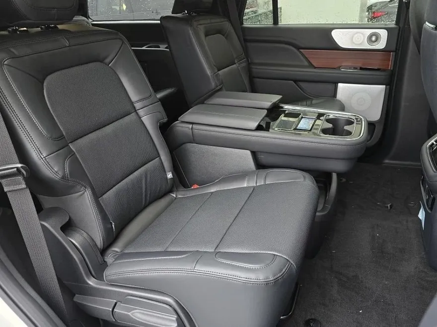 2024 Lincoln Navigator Reserve photo 11