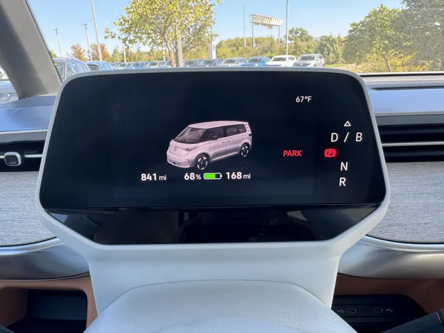 2025 Volkswagen ID. Buzz photo 1