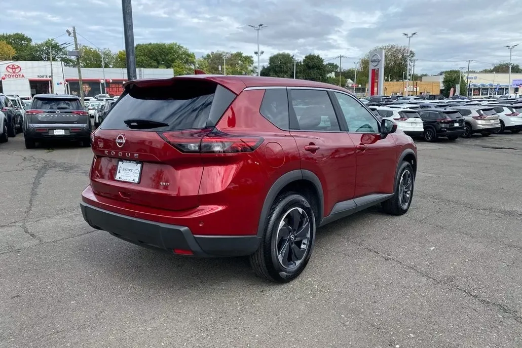 2025 Nissan Rogue SV photo 1