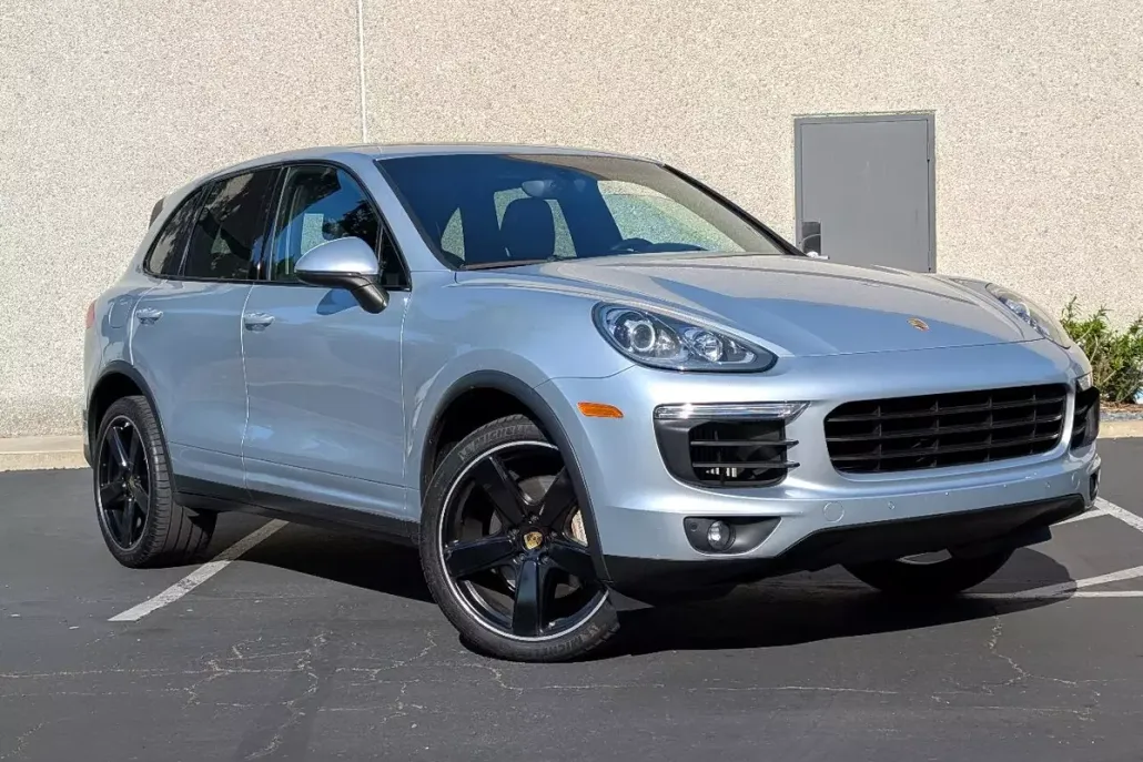 2016 Porsche Cayenne S photo 1