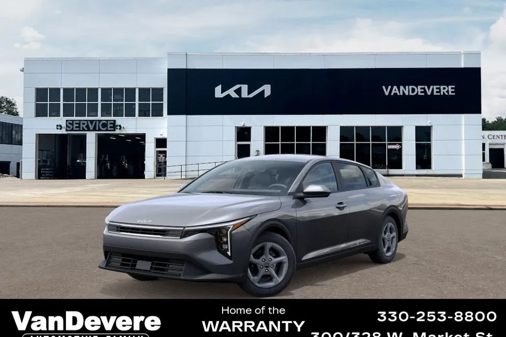 2025 Kia K4 LXS photo 1