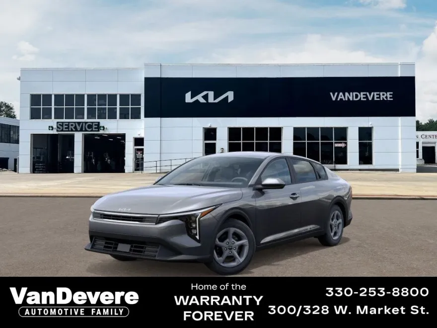2025 Kia K4 LXS photo 1