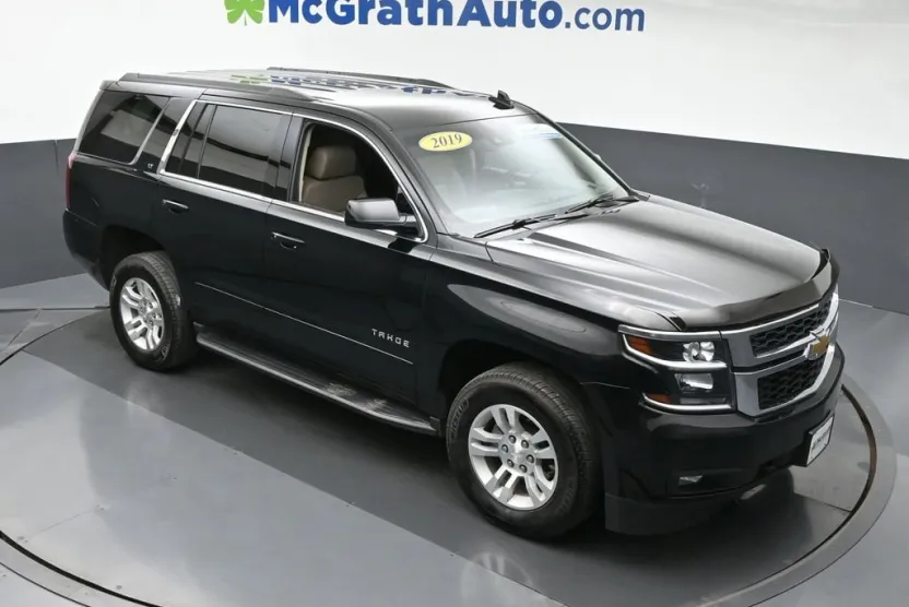 2019 Chevrolet Tahoe LT photo 1