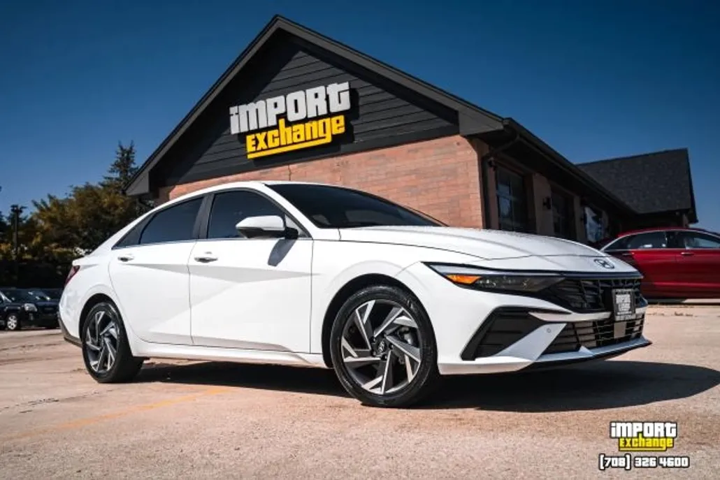 2024 Hyundai Elantra Limited photo 1