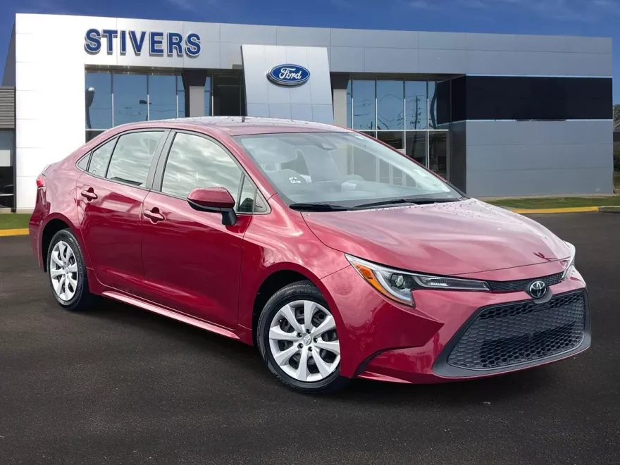 2022 Toyota Corolla LE photo 1