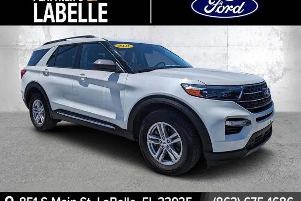 2021 Ford Explorer XLT photo 1