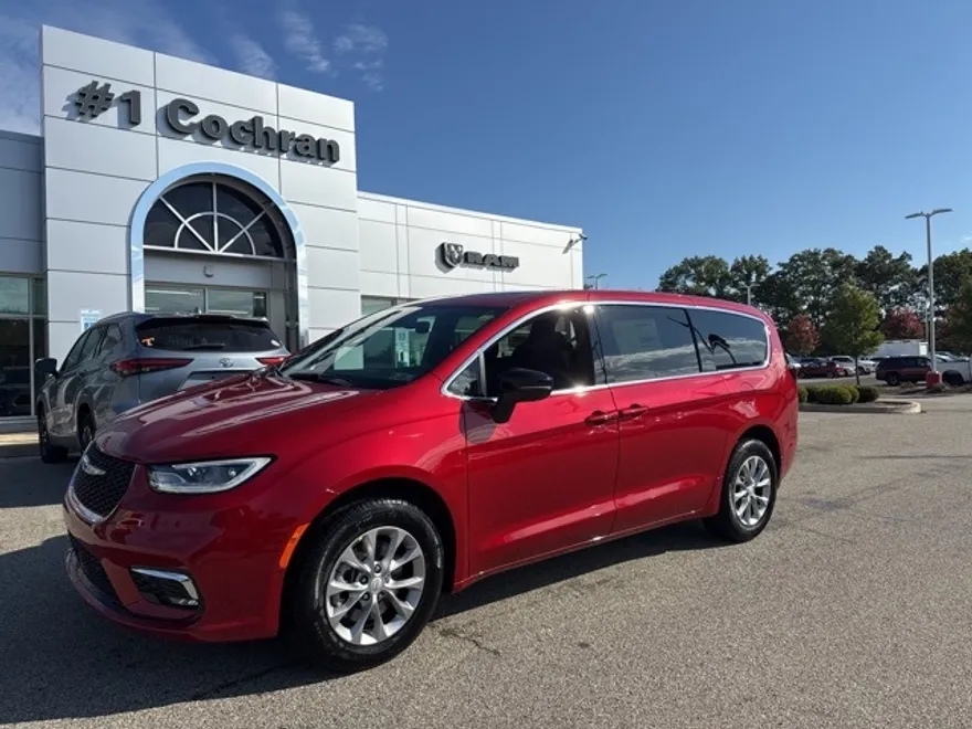 2026 Chrysler Pacifica photo 1