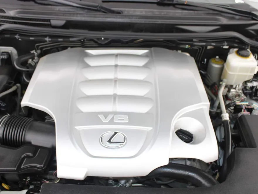 2016 Lexus LX 570 photo 1