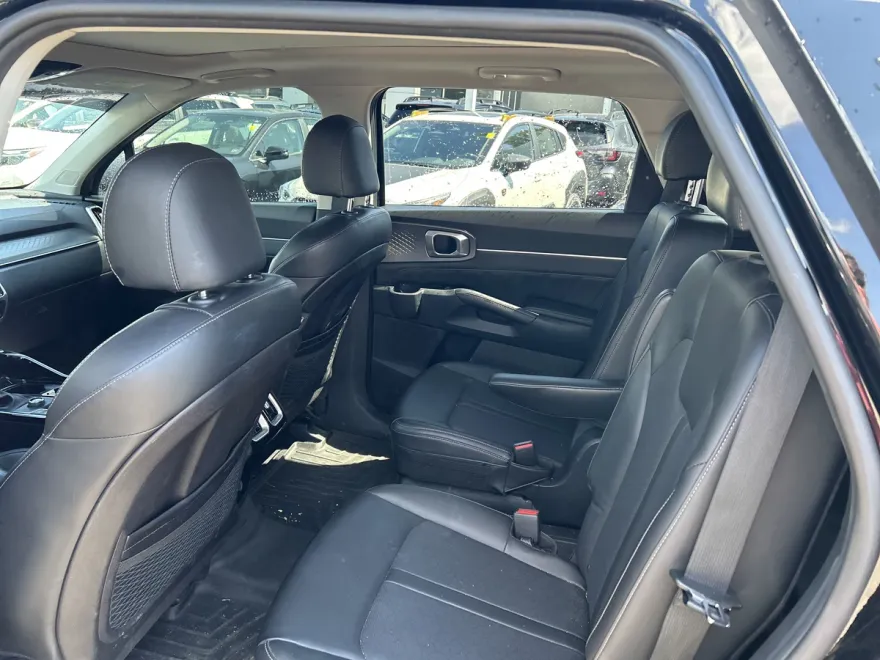 2022 Kia Sorento SX photo 1