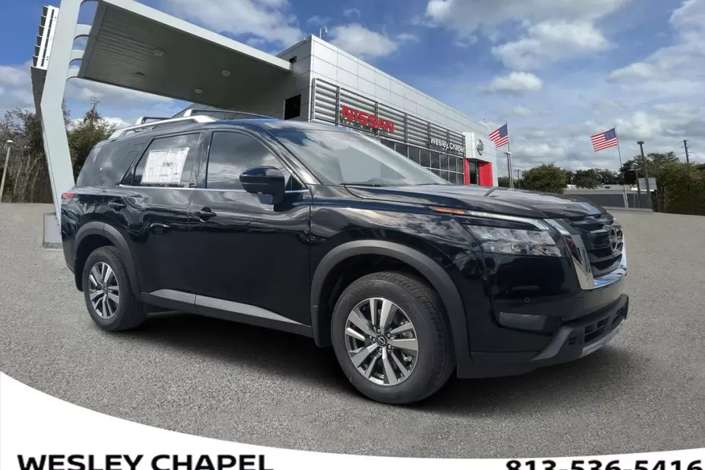 2025 Nissan Pathfinder SL photo 1