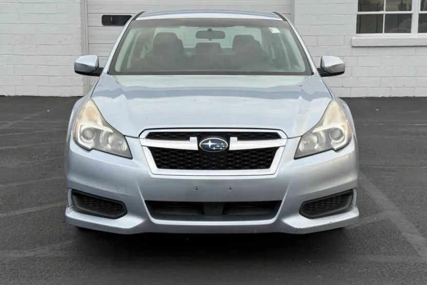 2013 Subaru Legacy 2.5i Premium photo 1