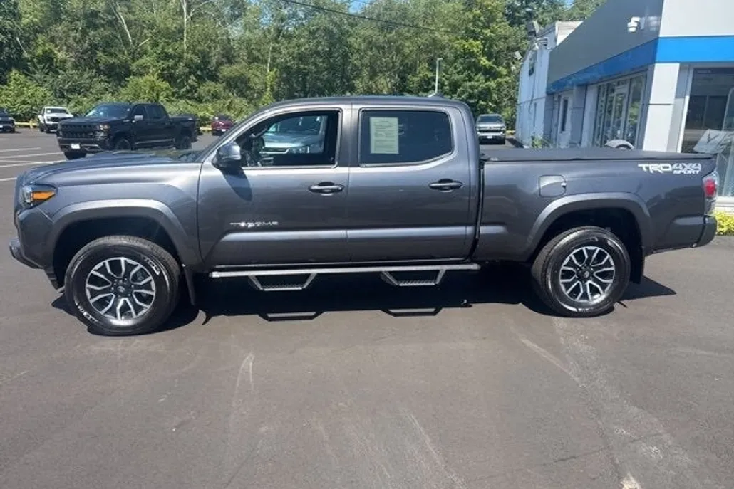 2023 Toyota Tacoma 4x4 SR5 photo 1