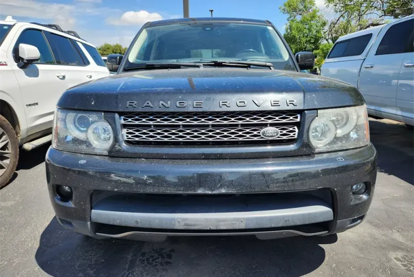 2013 Land Rover Range Rover Sport HSE photo 1