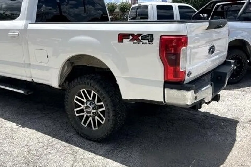 2017 Ford F-250 Lariat photo 1
