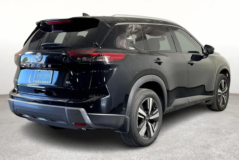 2024 Nissan Rogue SL photo 1