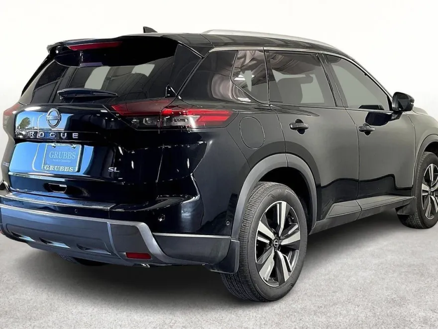 2024 Nissan Rogue SL photo 1