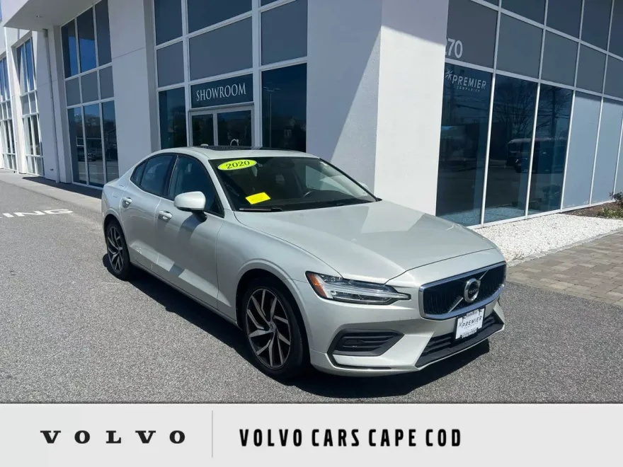 2020 Volvo S60 T6 Momentum photo 1