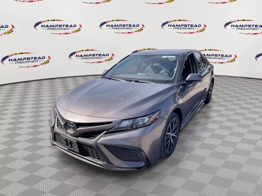 2024 Toyota Camry SE photo 1