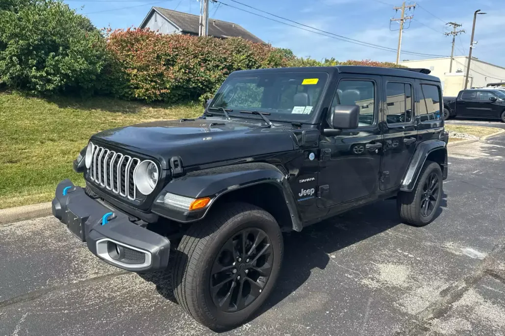 2024 Jeep Wrangler Sahara 4xe photo 1