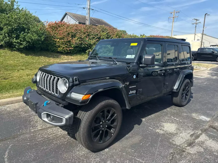 2024 Jeep Wrangler Sahara 4xe photo 1