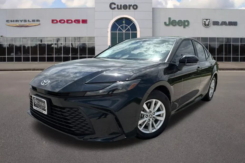 2025 Toyota Camry LE photo 1