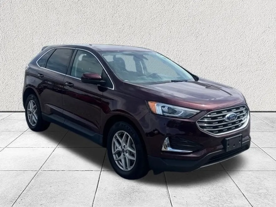 2022 Ford Edge SEL photo 1