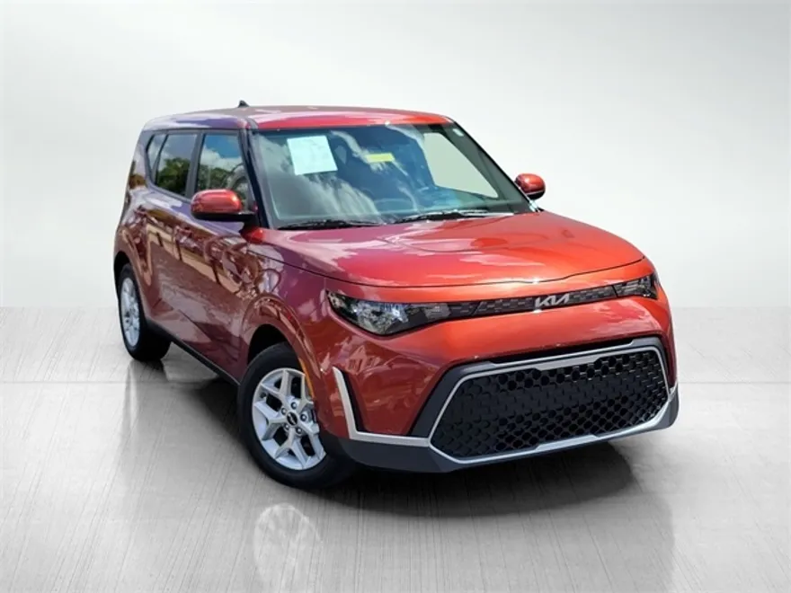 2023 Kia Soul LX photo 1