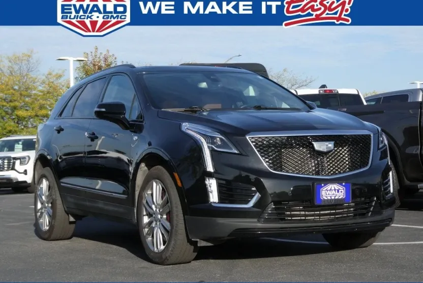2023 Cadillac XT5 Sport photo 1