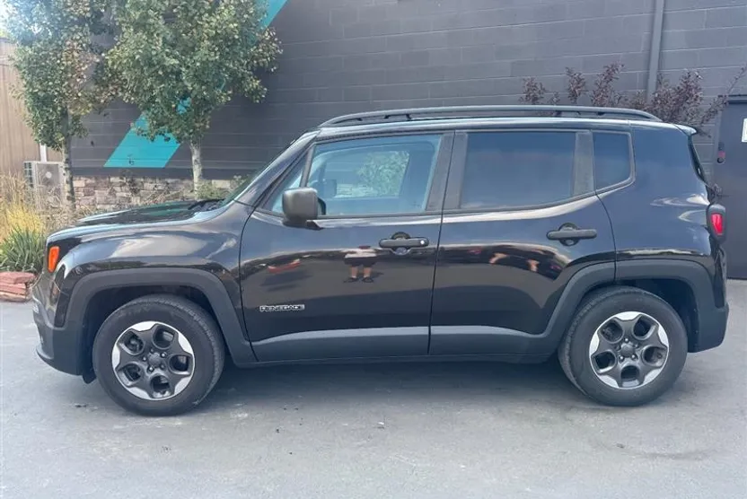 2016 Jeep Renegade Sport photo 1
