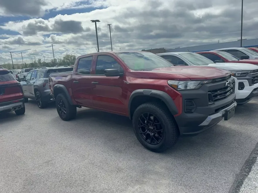 2024 Chevrolet Colorado Trail Boss photo 1